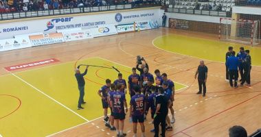 Stire din Sport : Victorie la pas cu CSM Bucureşti! HC Dobrogea Sud, calificată în sferturile Cupei României