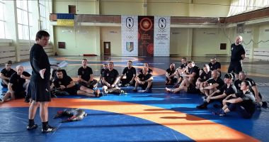 Stire din Sport : Lupte / Curs de perfecţionare a antrenorilor, organizat de federaţia română