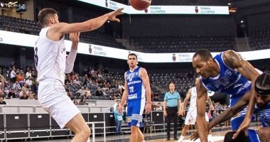 Stire din Sport : Baschet / U-BT Cluj-Napoca, victorie dramatică în restanţa cu SCM U Craiova. Campioana a avut nevoie de prelungiri
