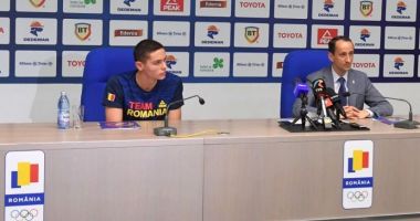 Stire din Sport : Nataţie / Robert Glinţă şi David Popovici, cei mai buni înotători români ai anului 2021