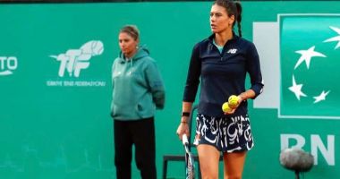 Stire din Sport : Tenis / Sorana Cîrstea părăseşte prematur turneul WTA de la Madrid. Parrizas Diaz s-a impus în două seturi!