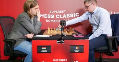 Stire din Sport : Şah / Bogdan Deac, remiză cu iranianul Firouzja, al doilea jucător al lumii, la Superbet Chess Classic Romania 2022