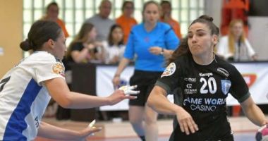 Stire din Sport : Handbal / CSM Bucureşti s-a impus cu mari emoţii la Slatina şi a rămas în cursa pentru un nou titlu naţional