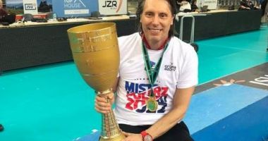 Stire din Sport : Volei / Antrenorul român Gianni Crețu a cucerit titlul de campion al Poloniei