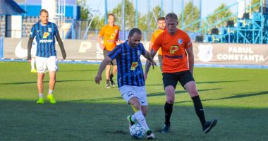 Stire din Sport : Fotbal / Tiberiu Curt şi Decebal Curumi au jucat în echipa Farului în amicalul cu militarii NATO