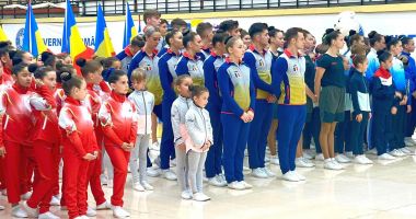 Stire din Sport : "Aerobicii" tricolori au făcut la Constanţa repetiţia generală înainte de Campionatele Mondiale