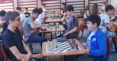 Stire din Sport : Etapa finală a proiectului "Şah în şcoală", mutată din Piaţa Ovidiu