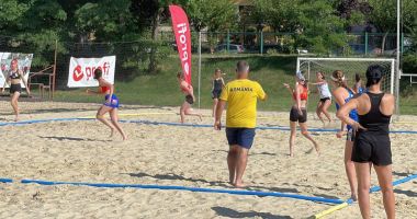 Stire din Sport : Antrenorii de la CS Medgidia conduc naţionalele României în amicalele cu Franţa