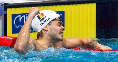 Stire din Sport : Nataţie / Robert Glinţă s-a calificat în semifinalele probei de 50 m spate, la Mondialele de la Budapesta
