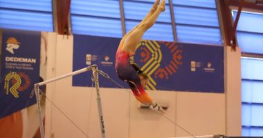 Stire din Sport : În căutarea noilor campioane! Sala Sporturilor din Constanţa, luată cu asalt de micile gimnaste