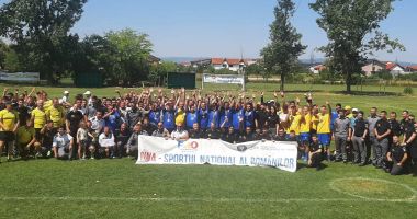 Stire din Sport : Preşedintele Nicolae Dobre i-a premiat pe laureaţii Campionatului de oină al MAI