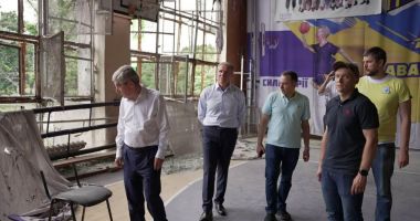 Stire din Sport : Olimpism / Preşedintele CIO, vizită într-o bază sportivă din Ucraina distrusă de rachetele ruseşti
