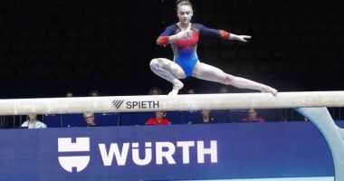 Stire din Sport : Gimnastele tricolore au efectuat antrenamentul pe podium, la Olympia Halle