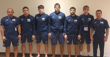 Stire din Sport : Lupte / Juniorii tricolori păşesc încrezători pe salteaua de la Sofia, la Campionatul Mondial U20