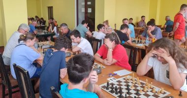 Stire din Sport : "Refugiat" la Sala "Acapulco", ucraineanul Olexy Bilych a câştigat Trofeul Centrocoop la şah