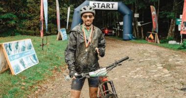 Stire din Sport : Ciclism / Adrian Moldoveanu, de la CS Medgidia, cursă pe o ploaie torenţială, la XCM Cheia MTB Challenge