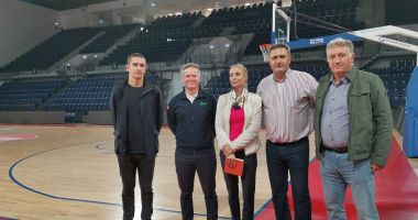 Stire din Sport : Tenis / Vizită a unei delegaţii a ITF, în perspectiva întâlnirii România - Ungaria, din Billie Jean King Cup