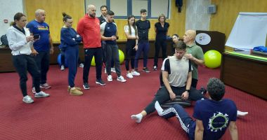 Stire din Sport : Olimpism / Prevenirea accidentărilor! Invitați de top, lectori la cursul de kinesiologie de la Izvorani