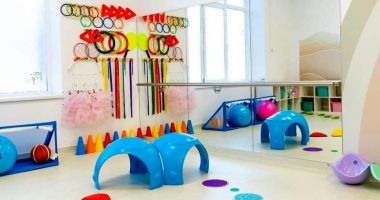 Stire din Sport : Gimnastică / Prima creşă sportivă din România, inaugurată în prezenţa fostei campioane olimpice Simona Amânar Tabără