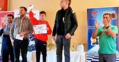 Stire din Sport : Şah / Andrei Cristian Diaconescu, de la CS Năvodari, medaliat cu bronz la Turneul „Tinerii Lei No. 5”