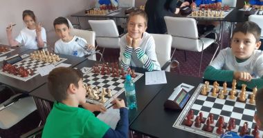Stire din Sport : Micii şahişti constănţeni, pregătiri pentru Europenele din Antalya