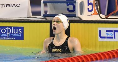 Stire din Sport : Nataţie / Aissia Claudia Prisecariu, medalie de aur și record doborât după 21 de ani, la Naţionale!