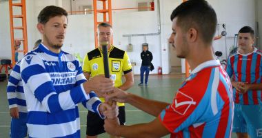 Stire din Sport : Surpriză! Frontiera Tomis Constanţa a cedat supremaţia la Naţionalele de oină în sală