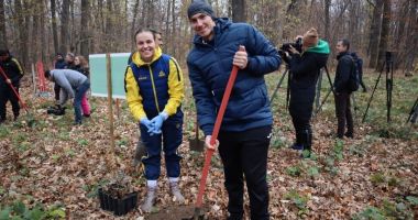 Stire din Sport : Canotaj / Componenţii lotului olimpic al României, implicaţi într-o nouă acţiune de împădurire