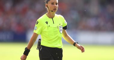 Stire din Sport : Fotbal feminin / Iuliana Demetrescu va oficia la centru la partida Juventus - Arsenal, din Liga Campionilor