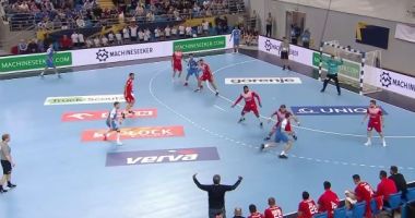 Stire din Sport : Handbal / CS Dinamo, victorie de senzaţie la Plock, în Liga Campionilor. Foarte aproape de ieşirea din grupe!