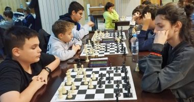 Stire din Sport : Toţi copiii participanţi la proiectul „Şah în şcoală” de la Constanţa, declaraţi câştigători