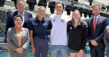 Stire din Sport : Mondialele de nataţie în bazin scurt / David Popovici: „Odată ce eşti pe culoar, ai o şansă!”