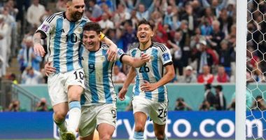 Stire din Sport : Fotbal / Argentina, prima finalistă la Campionatul Mondial din Qatar. Messi a intrat în cartea de istorie