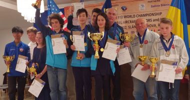 Stire din Sport : Aeromodelism / Români pe podium, la Mondialele de la Salina Slănic Prahova