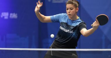 Stire din Sport : Constănţeanca Andreea Teglaş, primele servicii ale anului, în Austria