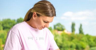 Stire din Sport : Tenis / Deşi suspendată provizoriu, Simona Halep se menţine în Top 15 mondial