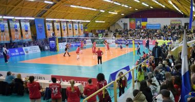 Stire din Sport : Volei / CSM Lugoj va înfrunta pe Asterix Avo Beveren în sferturile de finală ale Cupei Challenge