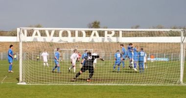Stire din Sport : Fotbal / CS Năvodari şi-a reluat pregătirile. Vizita medicală, pe 9 februarie, la Constanţa