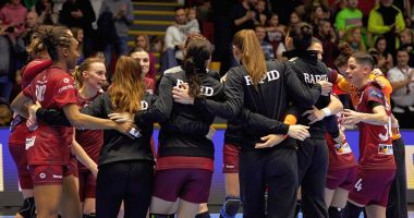 Stire din Sport : Handbal / CS Rapid îşi menţine şansele de calificare directă în sferturile de finală ale Ligii Campionilor