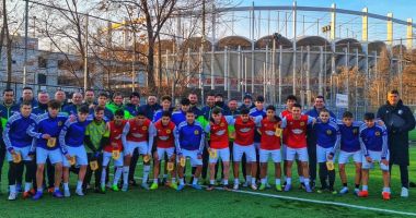 Stire din Sport : Fotbal / O nouă serie de antrenori a început, în februarie, cursul pentru licența UEFA A-GK