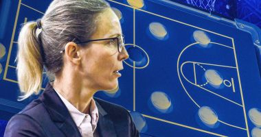 Stire din Sport : Baschet / Clinic pentru antrenori, susţinut de Tatiana Gallova, la Sala Sporturilor