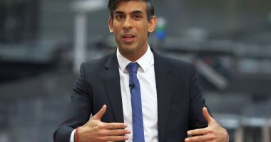 Stire din Actualitate : Premierul Rishi Sunak: „Oricine soseşte ilegal în Marea Britanie nu va putea rămâne”