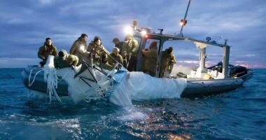 Stire din Actualitate : Canada nu cunoaşte încă originea obiectului zburător doborât, în februarie, în Yukon