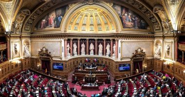 Senatul francez a adoptat contestata reformă a pensiilor