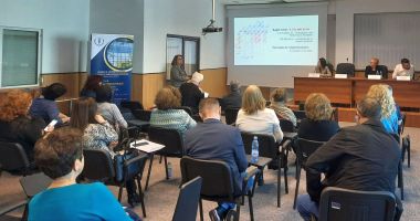 Stire din Economie : Cursuri de arhivar, cameristă şi lucrător-instalator în construcţii, organizate prin intermediul CCINA Constanţa