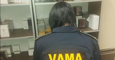 Bunuri contrafăcute în valoare de 1.100.000 lei, reținute de inspectorii vamali în complexul comercial „Dragonul Roșu”