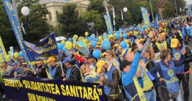 Stire din Economie : Efectele blocării angajărilor în Sănătate: migrația personalului și scăderea calității serviciilor medicale
