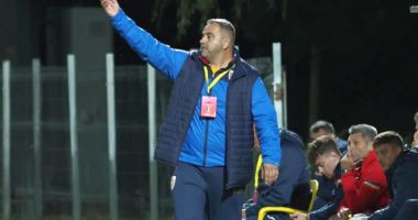 Stire din Sport : Pelici şi Mogoşanu nu mai continuă ca selecţioneri ai loturilor naţionale de juniori
