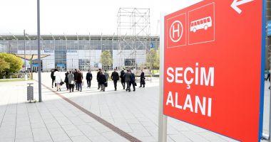 Stire din Actualitate : Turcii din diaspora au început să voteze în cadrul alegerilor parlamentare şi prezidenţiale