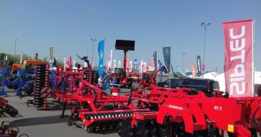 Stire din Economie : Producători agricoli de top îşi dau întâlnire la Târgul "ExpoAgroUtil", de la Constanţa